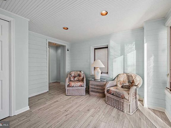 5th image of 217 Bayshore Dr