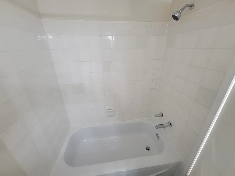 8006 15a Ave NW — Photo 18