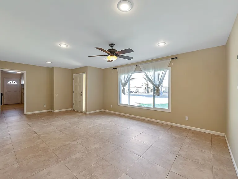 505 E Carson Dr — Photo 26
