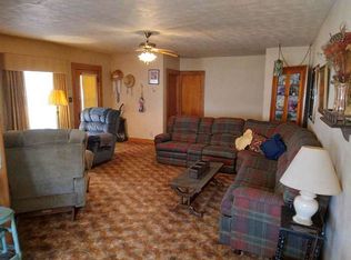 305 Spruce Ave, Miltonvale, KS 67466