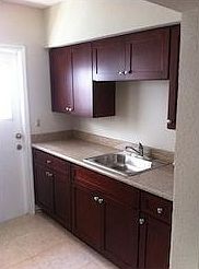 2nd image of 951 Jefferson Ave APT 1