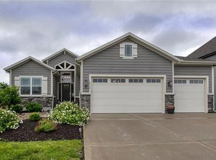 2412 SW Hickory Ln, Lees Summit, MO 64082