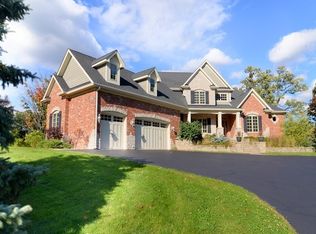 3N215 W Mary Ln, St Charles, IL 60175