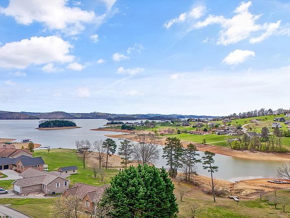 2nd image of 435 Baye Rd