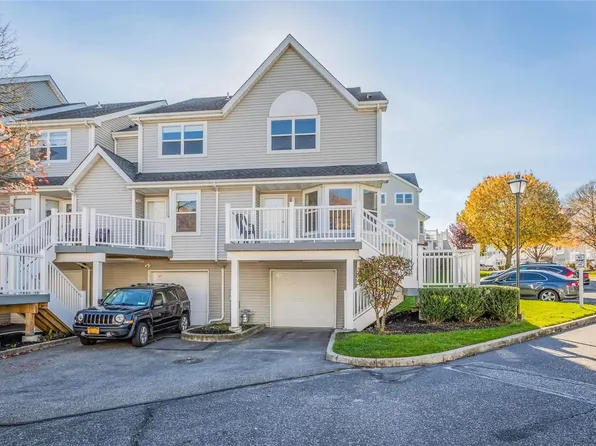 108 Leeward Lane #108, Port Jefferson, NY 11777