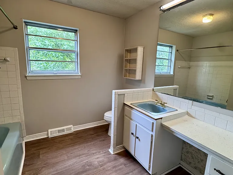 1403 Joyner Ave — Photo 7