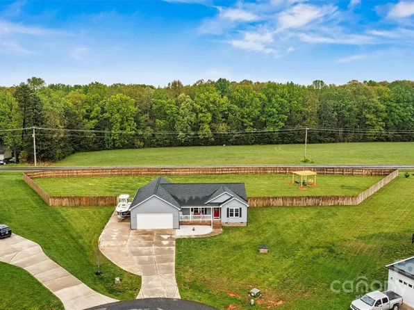 3659 Kimber Ln, Sherrills Ford, NC 28673