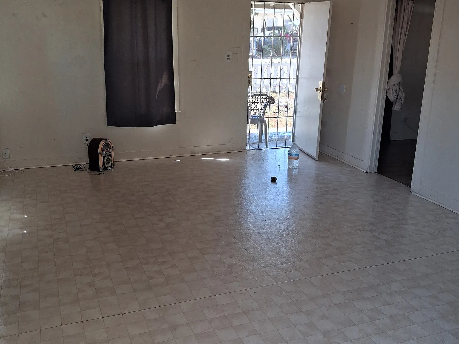 963 Herrington Ave — Photo 2