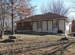 700 SE Silver Ct, Blue Springs, MO 64014