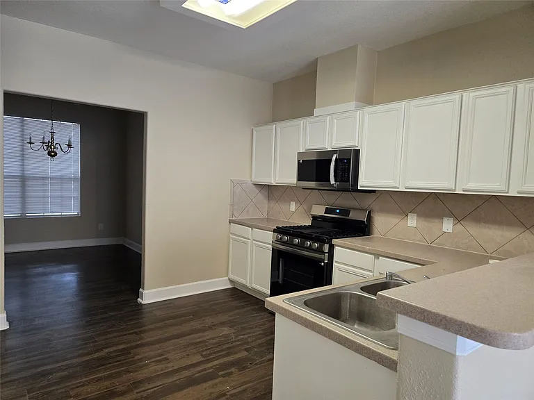 15427 Fir Woods Ln — Photo 4