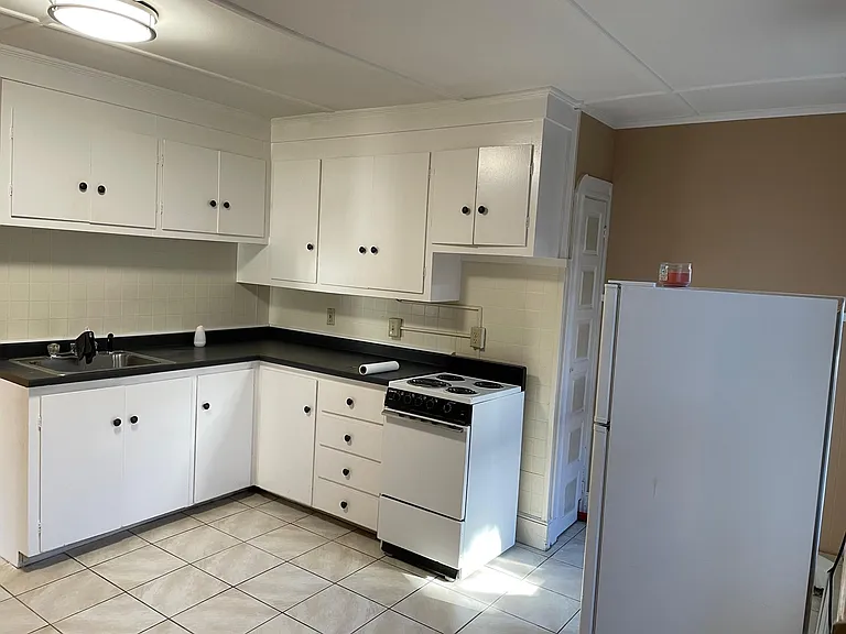 270 Washington St #2R — Photo 2