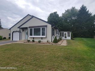 11 Ardmore St, Manchester Township, NJ 08759