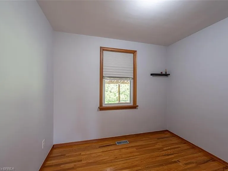 56 Avondale St — Photo 25