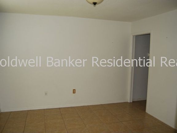4th image of 5737 Lake Grove Dr