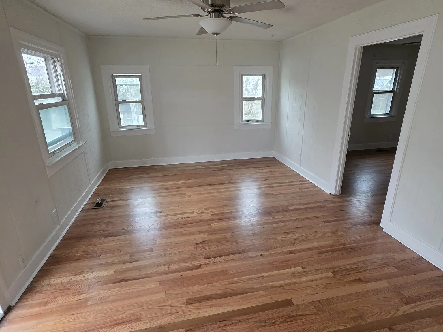 3 bed, 1008 sqft, $1,895 — Photo 4