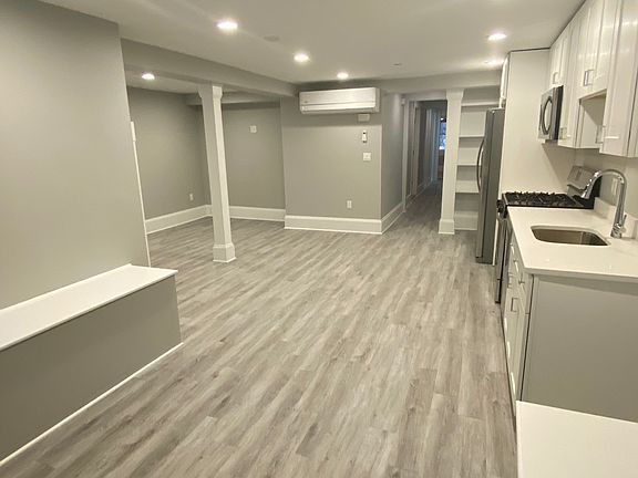4th image of 190 Kelton St APT B