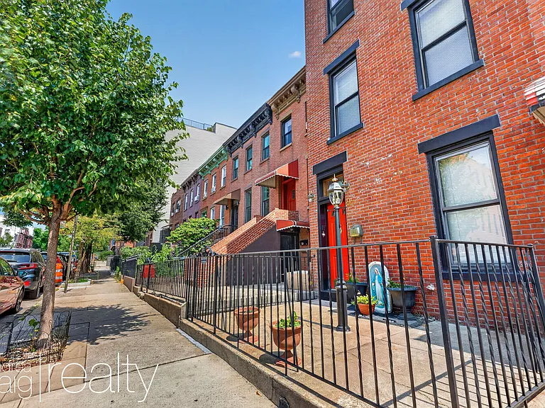 97 3rd St #2 — Photo 7
