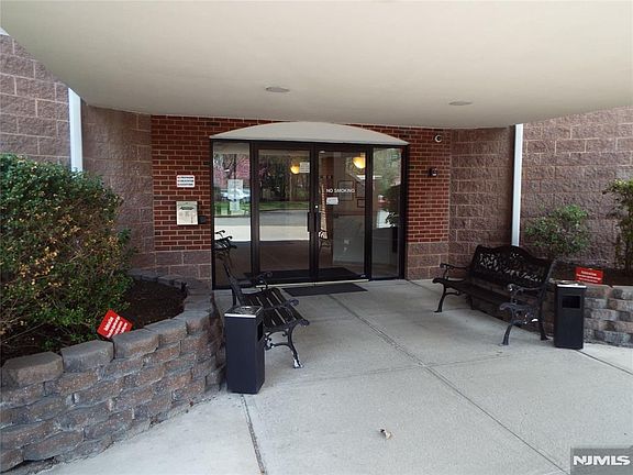 3rd image of 189 Forest Avenue #307
