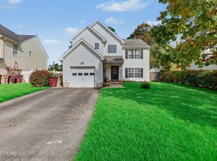 15 Lena Court, Bayville, NJ 08721