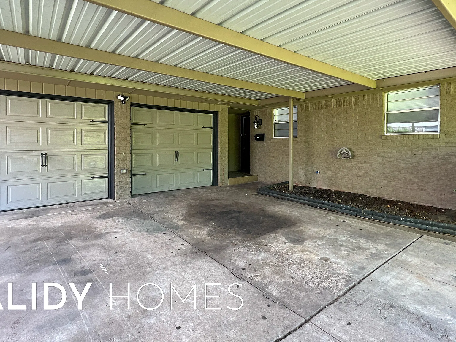 2825 SW 76th Street - 1 — Photo 2