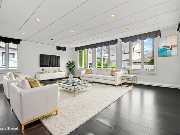 29 Exeter Street image 3 of 17