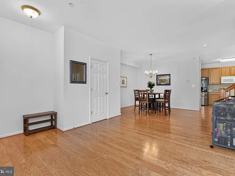 43081 Zander Ter — Photo 14