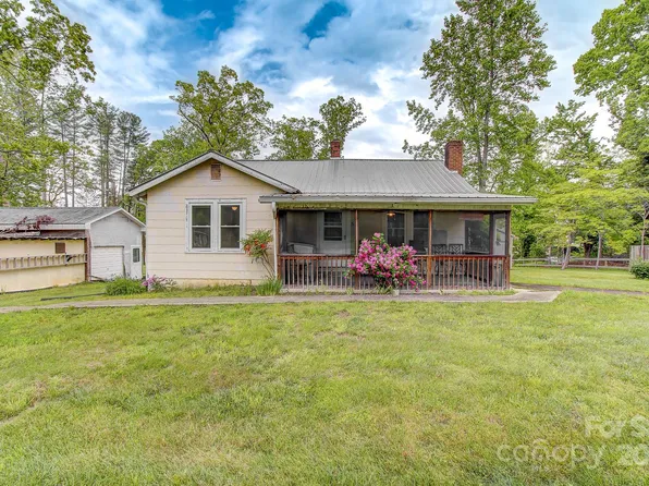 54 Green Haven Ln, Hendersonville, NC 28791