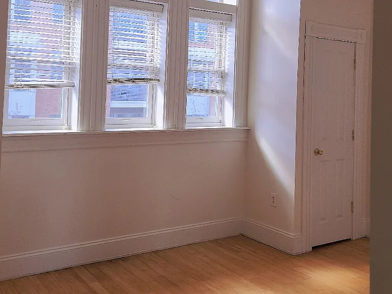 18 E Preston St #5 — Photo 6