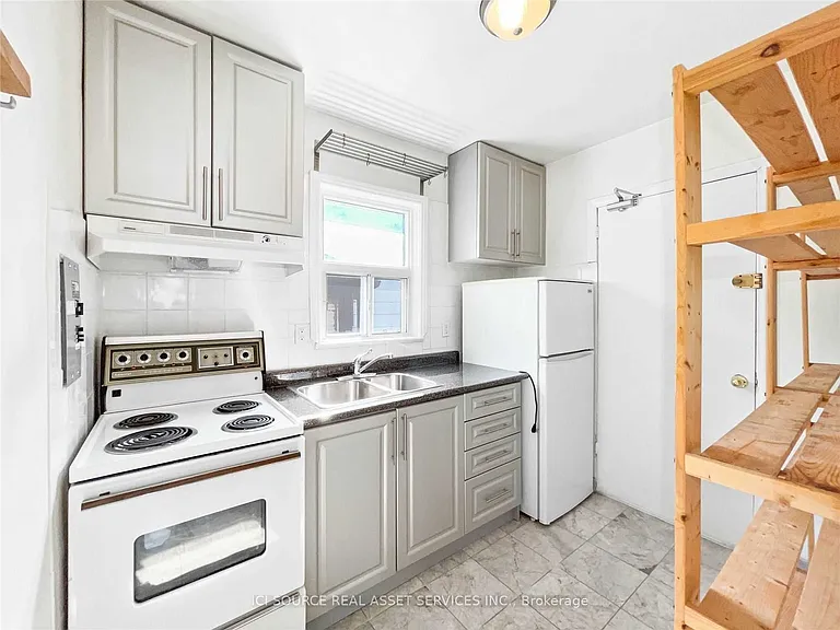 116 Eastwood Rd #2 — Photo 15