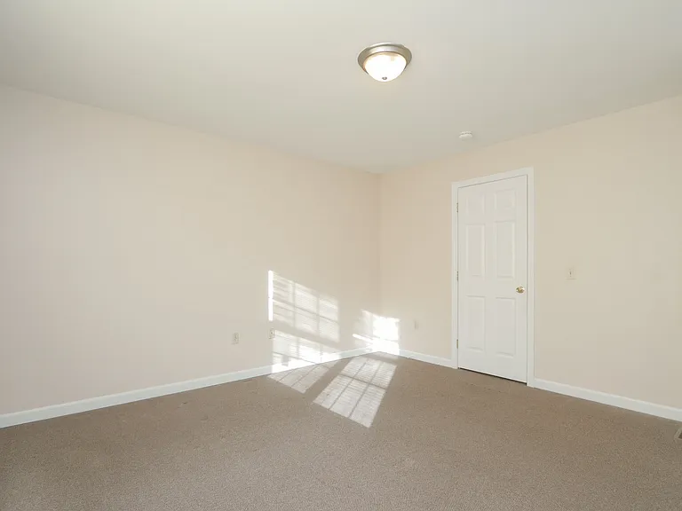 51-53 Winthrop St #R — Photo 21