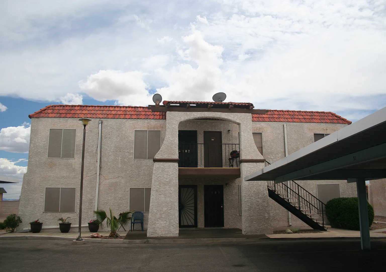 Upper Unit — Photo 1