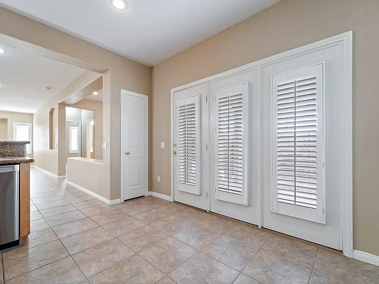 10492 Mission Park Ave — Photo 31