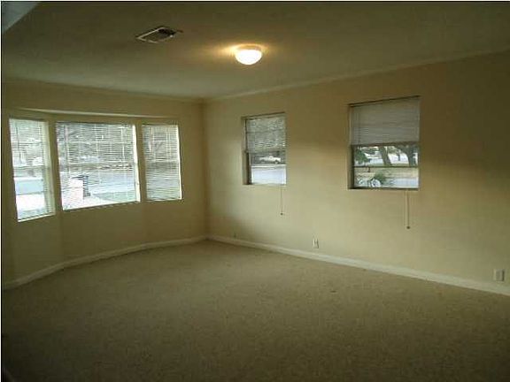 2nd image of 109 Fulmar Cir