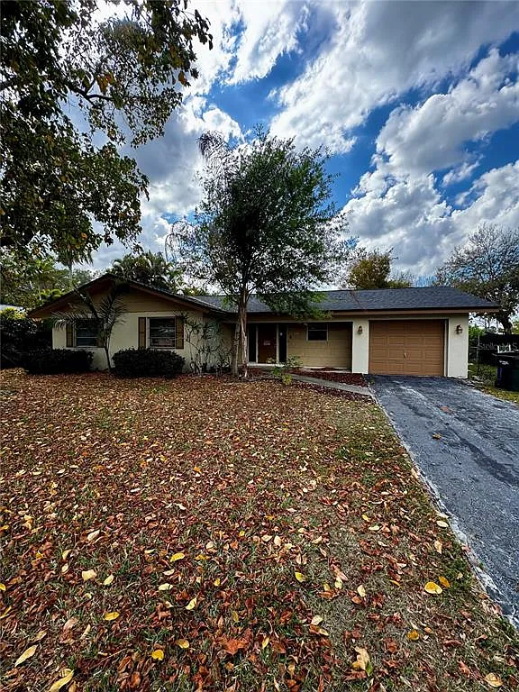 3 bed, 2.0 bath, 1174 sqft, $2,400 — Photo 1