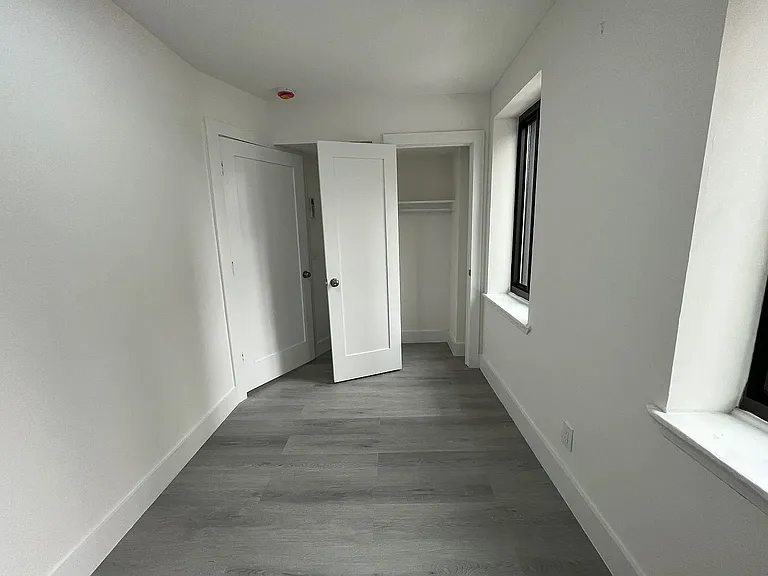 300 E 96th St #2E — Photo 21