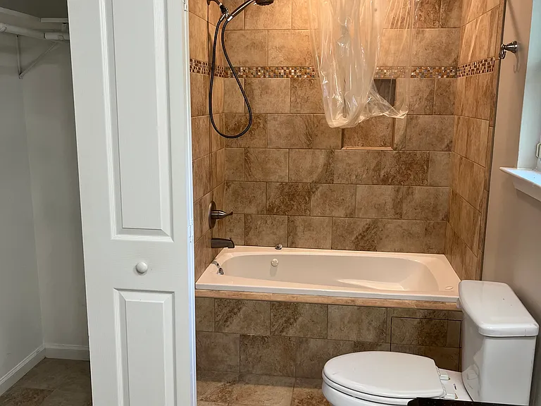 MASTER BATH RM