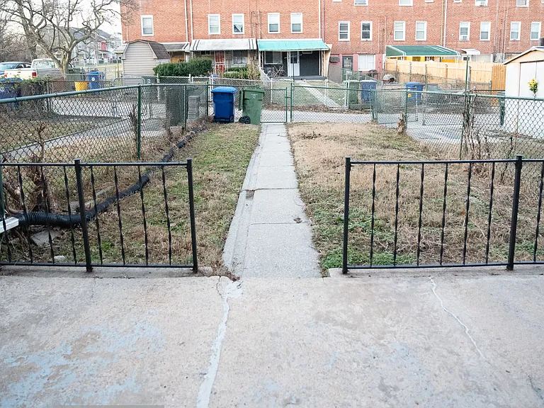 4125 Ardley Ave — Photo 10