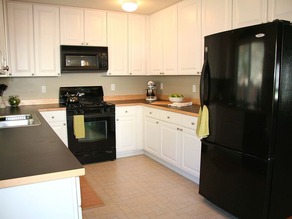2nd image of 164 Glennwood Pl NE