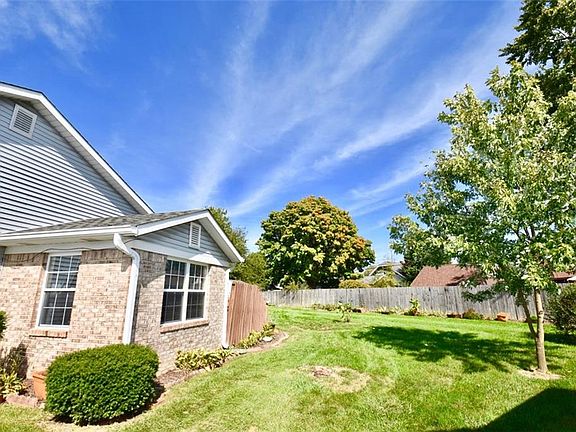 3rd image of 6379 Village Oak Ct