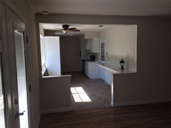 4th image of 3016 Portales Dr