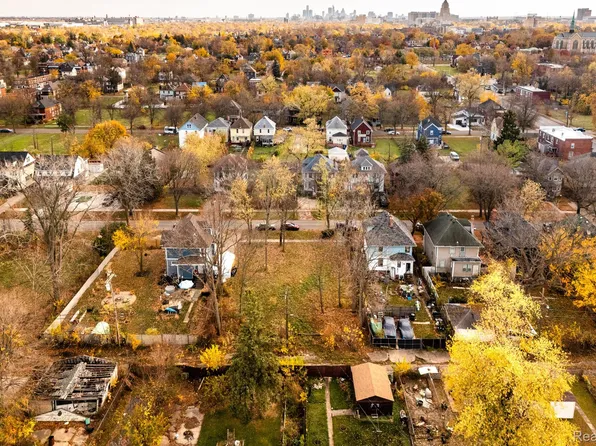 261 Woodland St, Detroit, MI 48202