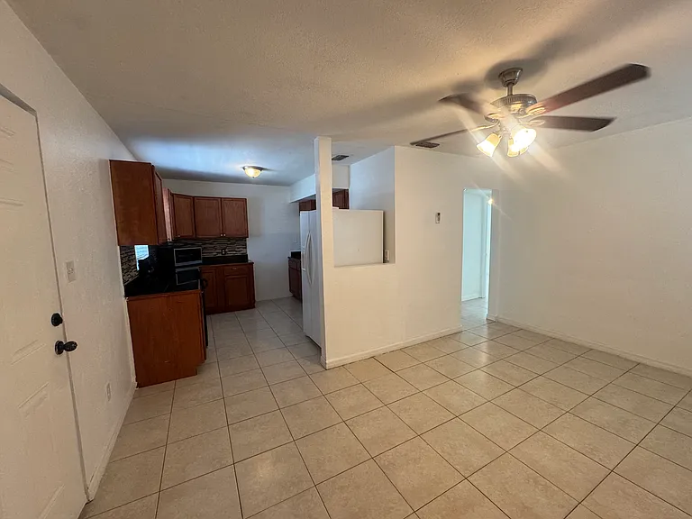 1609 Gattis Dr — Photo 2