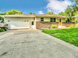 2119 12th Ave SE, Aberdeen, SD 57401