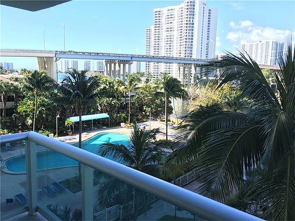 4th image of 19390 Collins Ave APT 414