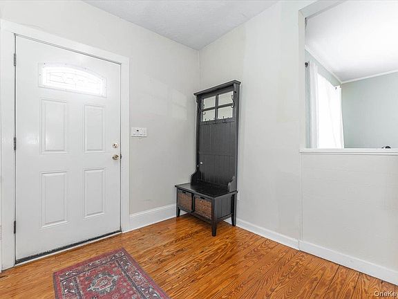 3rd image of 77 Hiawatha Drive