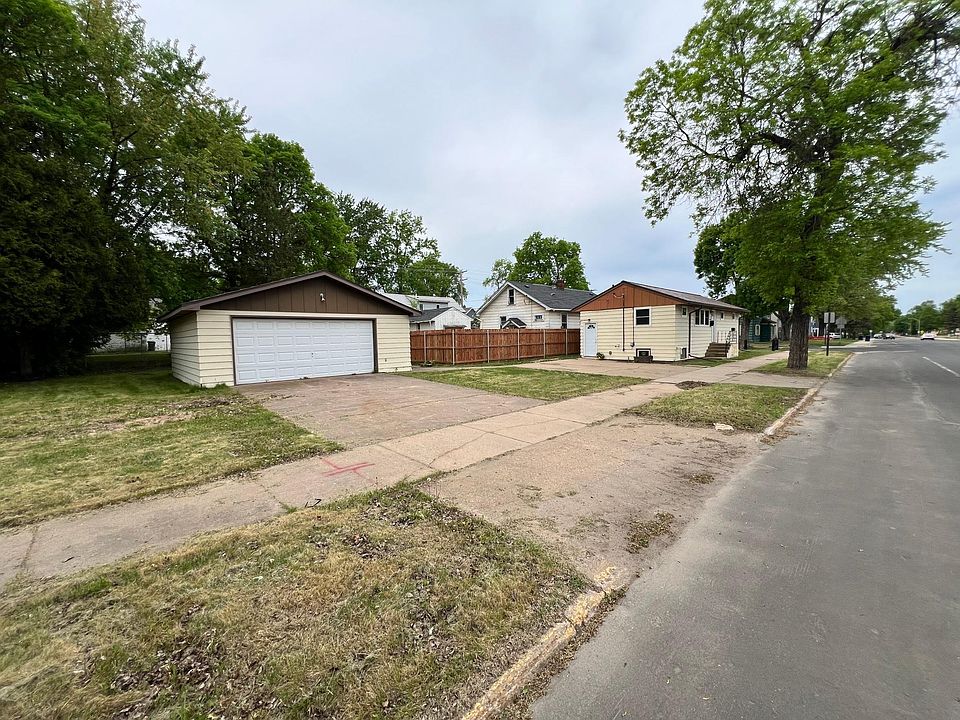 1st image of 2401 7th Ave E