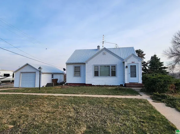 308 W Warnock St, Emerson, NE 68733