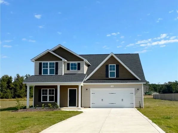 140 Sanford Ln, Dunn, NC 28334