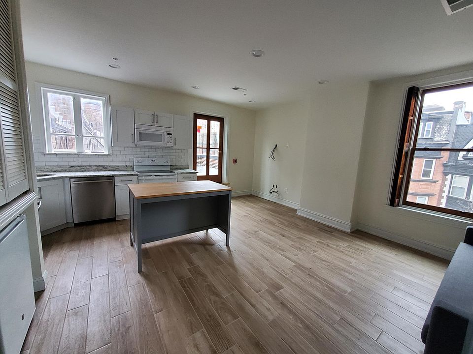 1st image of 2201 Delancey Pl #3