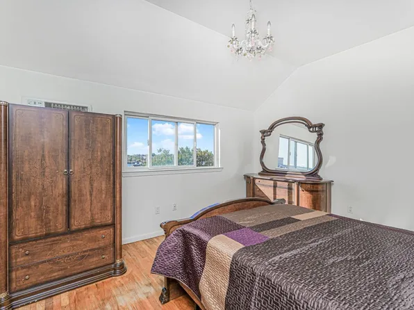 3107 Emmons Avenue image 22 of 30